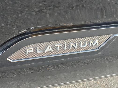 2023 Toyota Tundra Hybrid Platinum