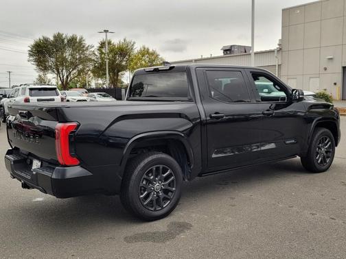 2023 Toyota Tundra Hybrid Platinum