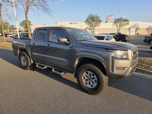 Gun Metallic 2024 Nissan Frontier SV
