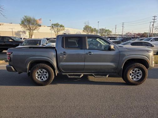 Gun Metallic 2024 Nissan Frontier SV
