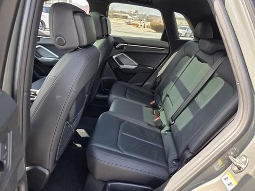 2023 Audi Q3 Premium 45 TFSI S line quattro Tiptronic