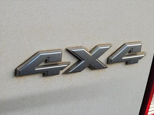 2019 RAM 1500 SLT