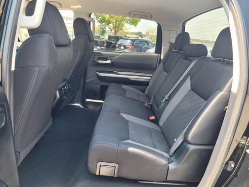 2014 Toyota Tundra SR5