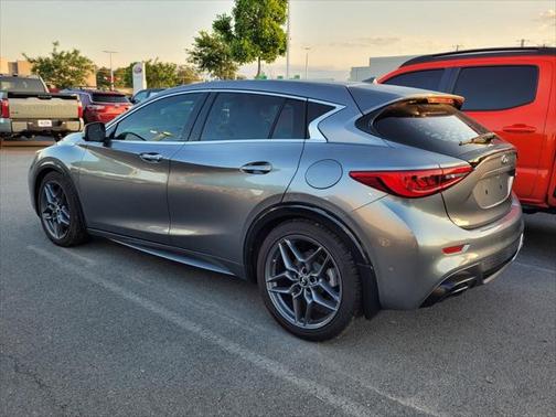 2017 INFINITI QX30 Sport