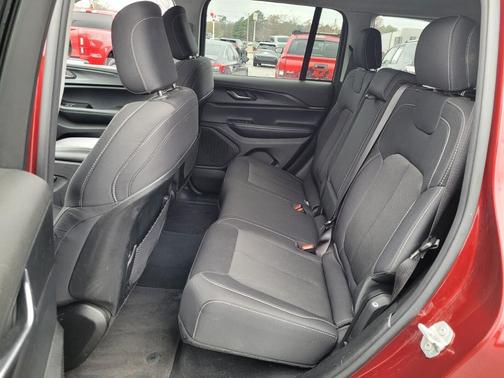 2024 Jeep Grand Cherokee Laredo