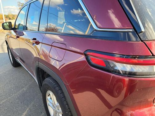 2024 Jeep Grand Cherokee Laredo