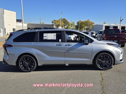 2025 Toyota Sienna XSE 7 Passenger