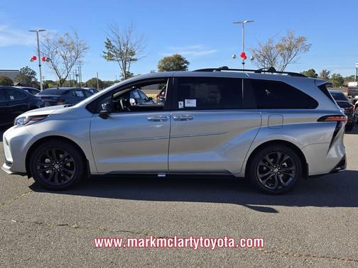 2025 Toyota Sienna XSE 7 Passenger