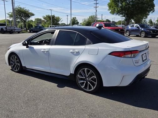 Super White 2021 Toyota Corolla SE