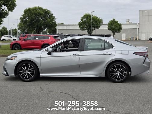 Celestial Silver Metallic 2024 Toyota Camry SE