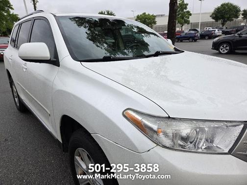 Blizzard Pearl 2011 Toyota Highlander SE