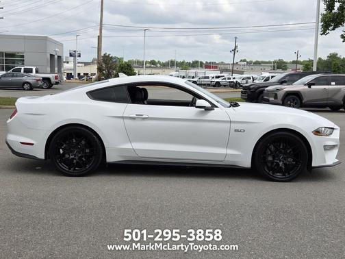 Oxford White 2022 Ford Mustang GT Premium