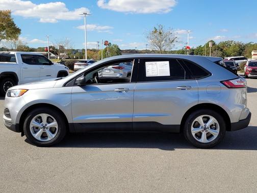 2022 Ford Edge SE
