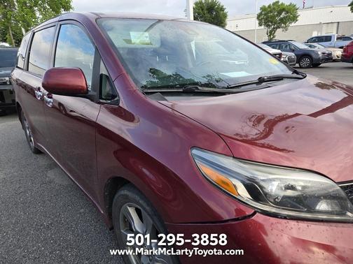 Salsa Red Pearl 2019 Toyota Sienna SE
