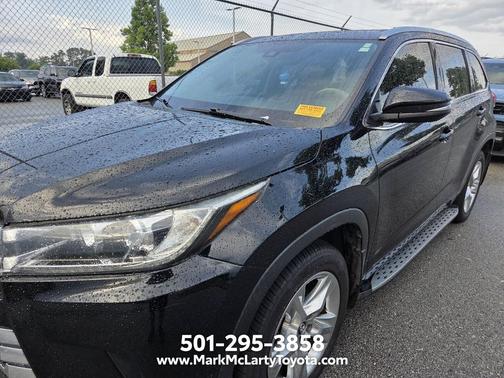 Midnight Black Metallic 2017 Toyota Highlander Limited