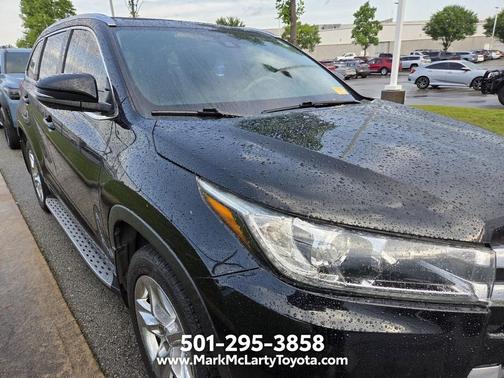 Midnight Black Metallic 2017 Toyota Highlander Limited