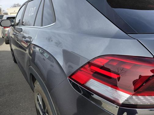 2025 Volkswagen Atlas Cross Sport 2.0T SE w/Technology 4MOTION