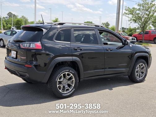 Diamond Black Crystal Pearlcoat 2020 Jeep Cherokee Trailhawk