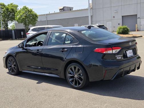 Midnight Black Metallic 2024 Toyota Corolla SE