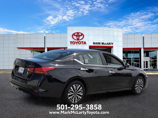 Super Black Clearcoat 2025 Nissan Altima 2.5 SV