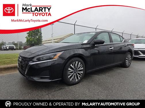 Super Black Clearcoat 2025 Nissan Altima 2.5 SV