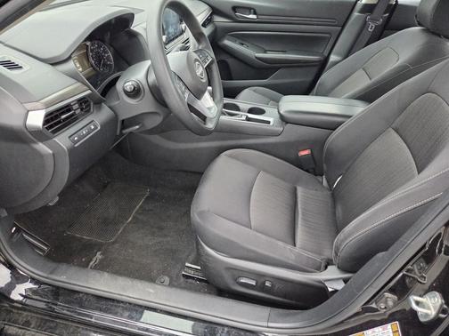 Super Black Clearcoat 2025 Nissan Altima 2.5 SV