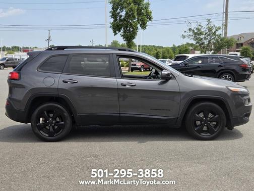 Granite Crystal Metallic Clearcoat 2017 Jeep Cherokee Limited