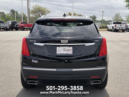 Stellar Black Metallic 2019 Cadillac XT5 Luxury