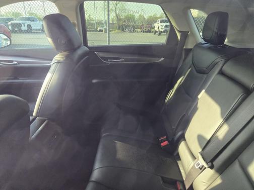 Stellar Black Metallic 2019 Cadillac XT5 Luxury