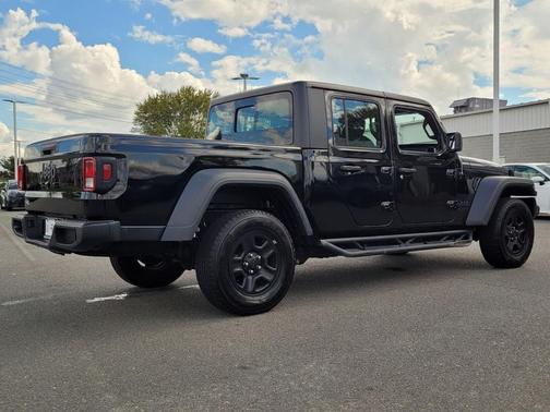 2020 Jeep Gladiator Sport