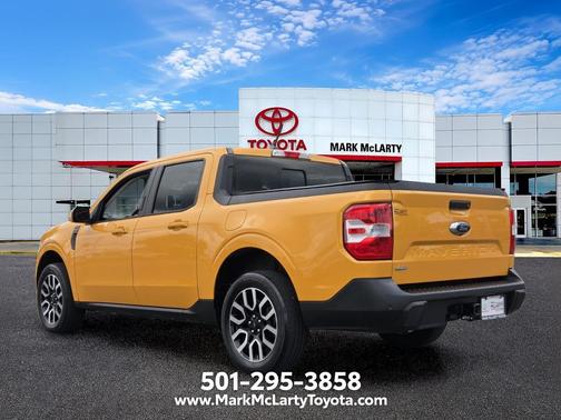 Cyber Orange Tricoat Metallic 2022 Ford Maverick Lariat