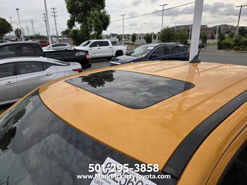 Cyber Orange Tricoat Metallic 2022 Ford Maverick Lariat