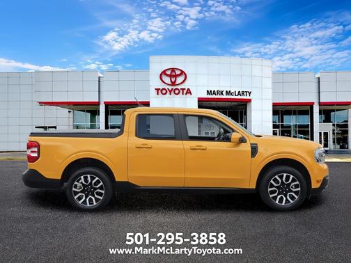 Cyber Orange Tricoat Metallic 2022 Ford Maverick Lariat