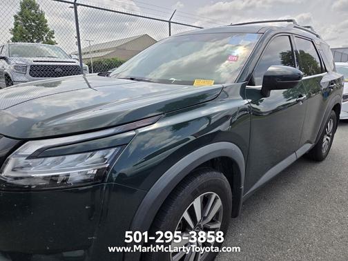 Obsidian Green Pearl 2022 Nissan Pathfinder SL 2WD