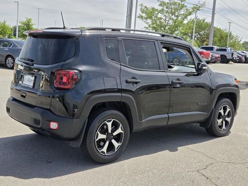 Black Clearcoat 2019 Jeep Renegade Latitude