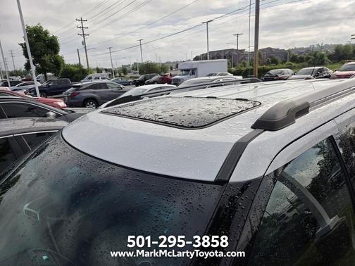 White Platinum Clearcoat Metallic 2014 Ford Explorer Limited
