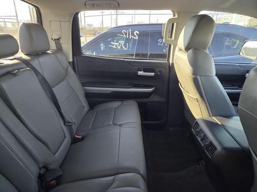 2018 Toyota Tundra SR5