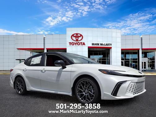Wind Chill Pearl w/Midnight Black Metallic Roof 2026 Toyota Camry XSE