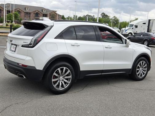 Crystal White Tricoat 2021 Cadillac XT4 Sport