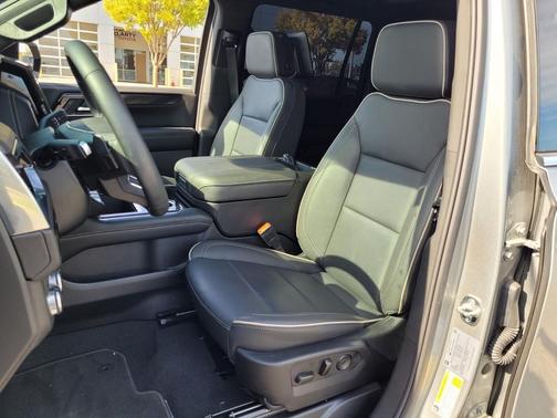 2025 GMC Yukon XL 4WD Elevation