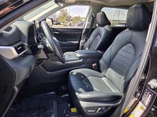 2023 Toyota Highlander Hybrid XLE
