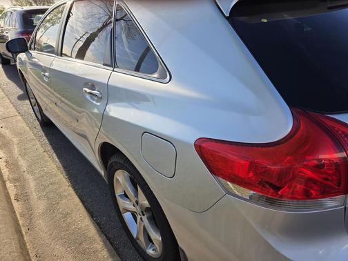 Classic Silver Metallic 2010 Toyota Venza Base