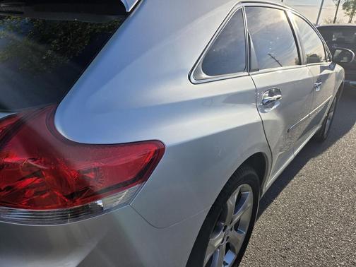 Classic Silver Metallic 2010 Toyota Venza Base