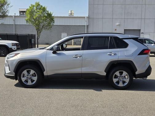 Silver Sky Met/Black Met 2025 Toyota RAV4 Hybrid LE