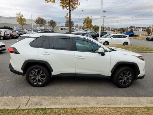 2022 Toyota RAV4 Hybrid XLE Premium