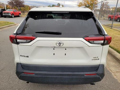 2022 Toyota RAV4 Hybrid XLE Premium