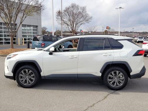 2022 Toyota RAV4 Hybrid XLE Premium