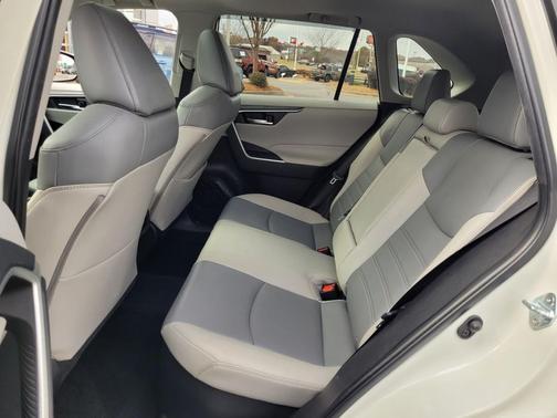 2022 Toyota RAV4 Hybrid XLE Premium