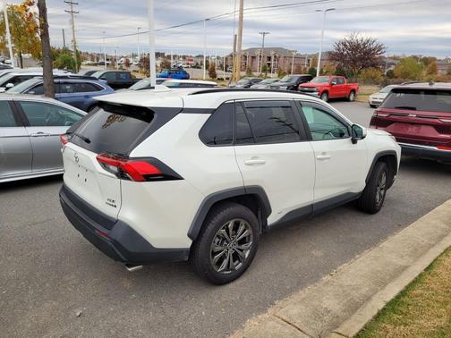 2022 Toyota RAV4 Hybrid XLE Premium