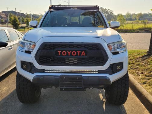 2019 Toyota Tacoma SR